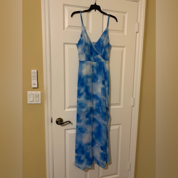 Xtraordinary Dresses & Skirts - Xtraordinary Blue and White Spaghetti Strap Sundress Size Small Casual Coquette